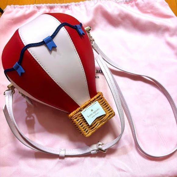 kate spade Handbags - Kate Spade Red and White Hot Air Balloon Crossbody Bag